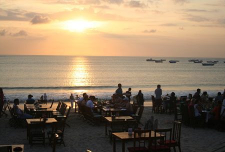 Restoran Pinggir Pantai Jimbaran