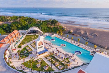 10 Bali Beachfront Cafes You Can Work From