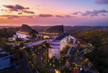 Clifftop Royalty Uluwatu's Crown Jewels