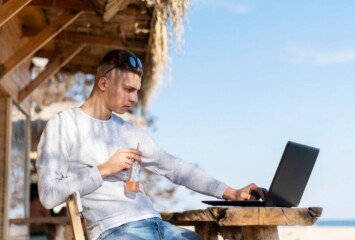 Digital Nomads and Expats
