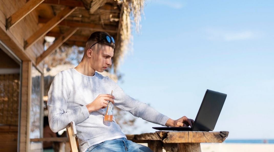 Digital Nomads and Expats