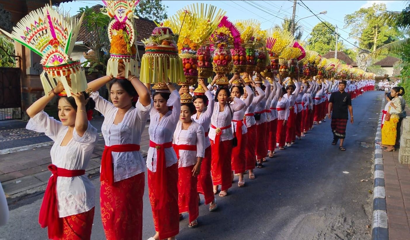 From Surf to Ceremony The Dual Life of Bali