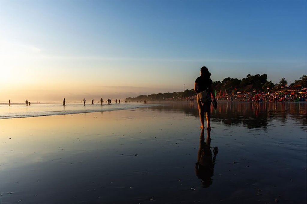 Late-Morning-Seminyak-Beach