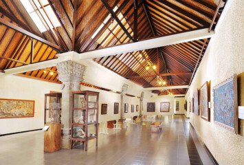 Puri Lukisan Museum