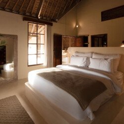 Vila 4-Kamar Tidur di Canggu – Pesona Unik Bertemu Kemewahan Modern - BVI56244