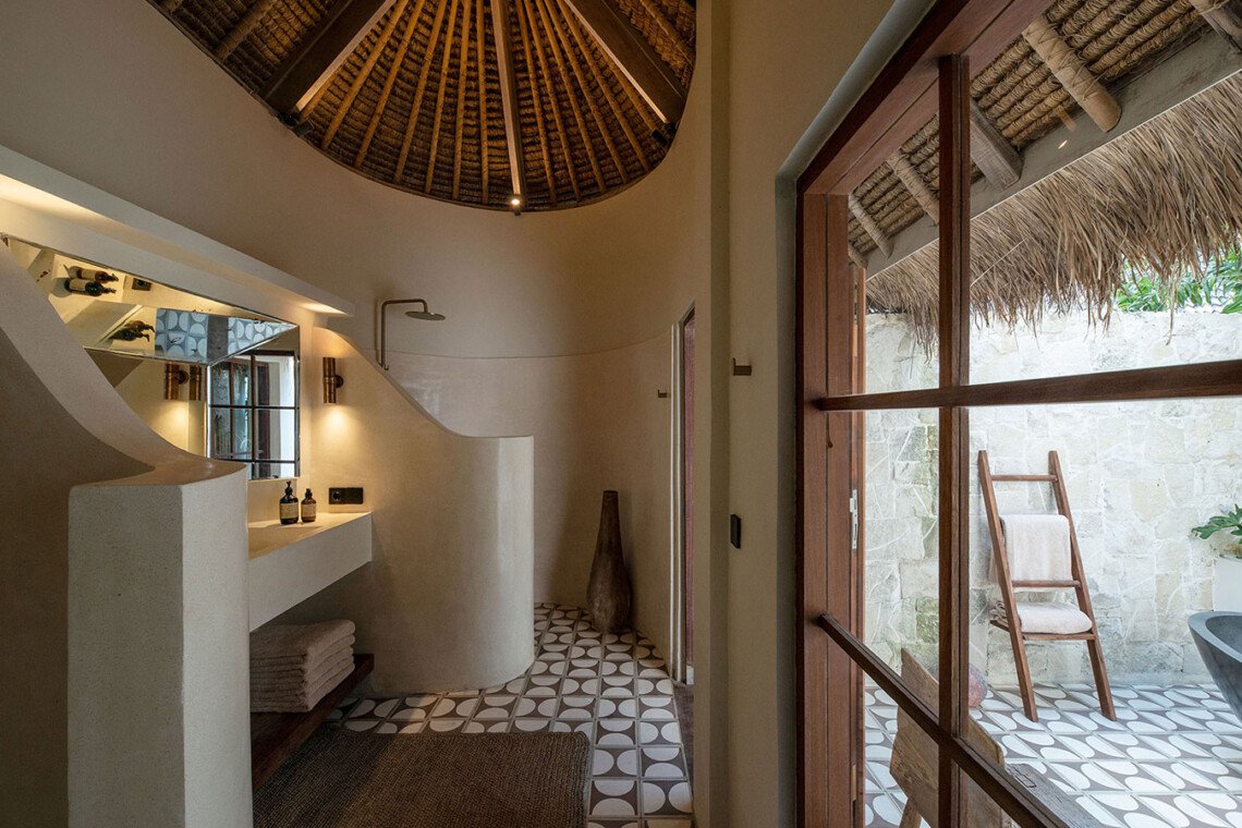 Vila 4-Kamar Tidur di Canggu – Pesona Unik Bertemu Kemewahan Modern - BVI56244