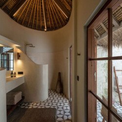 Vila 4-Kamar Tidur di Canggu – Pesona Unik Bertemu Kemewahan Modern - BVI56244
