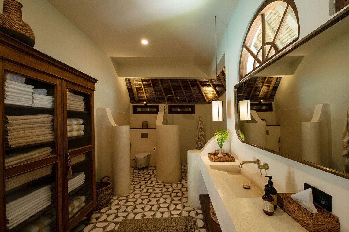Vila 4-Kamar Tidur di Canggu – Pesona Unik Bertemu Kemewahan Modern - BVI56244