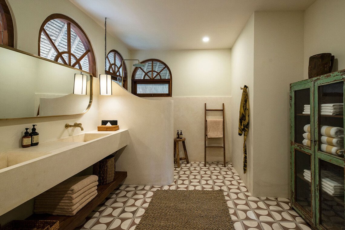 Vila 4-Kamar Tidur di Canggu – Pesona Unik Bertemu Kemewahan Modern - BVI56244