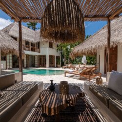 Vila 4-Kamar Tidur di Canggu – Pesona Unik Bertemu Kemewahan Modern - BVI56244
