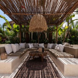 Vila 4-Kamar Tidur di Canggu – Pesona Unik Bertemu Kemewahan Modern - BVI56244