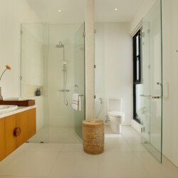 Vila 4 Kamar Tidur yang Tenang di Tengah Canggu, Bali - BVI56206 (1)