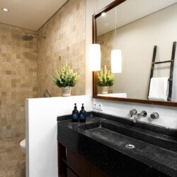 Retret Mewah 3 Kamar Tidur di Canggu, Bali – BVI56035
