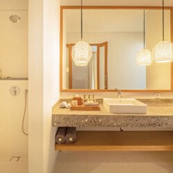 Vila Tropis 3-Kamar Tidur dengan Kolam Renang Pribadi di Canggu, Bali – BVI38018