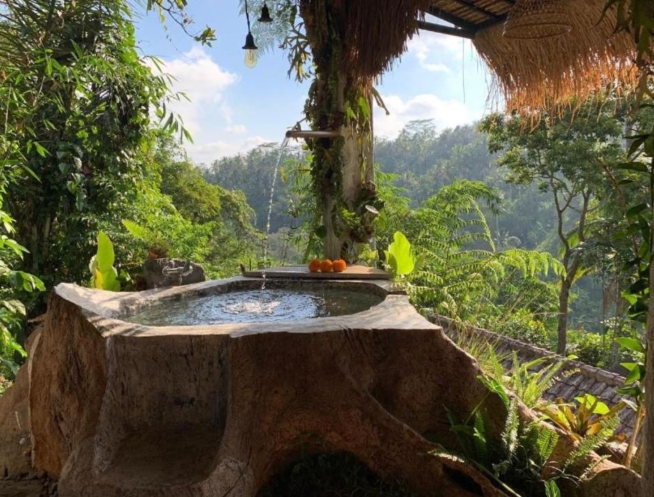 10 Bali Villas With Dreamy Bathtubs and Jungle Views