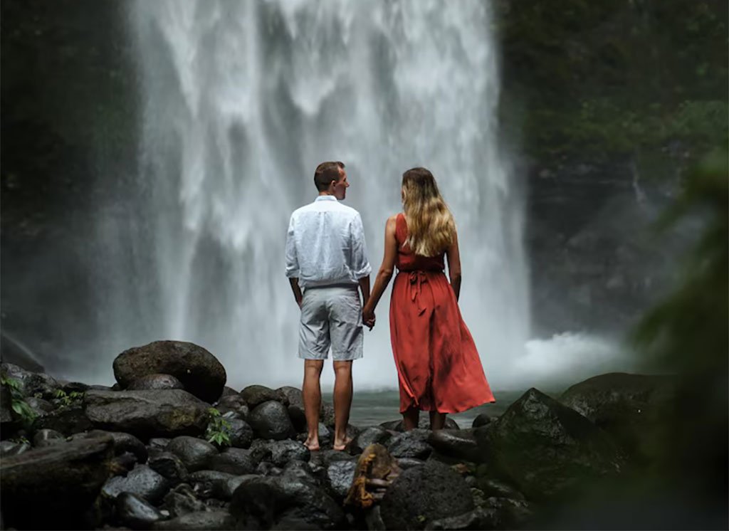7-Romantic-Waterfalls-in-Bali-for-Couples