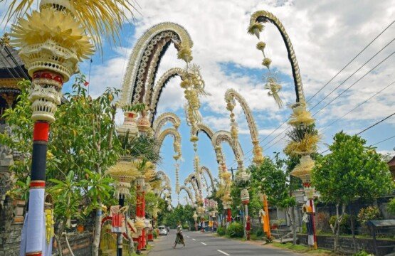 A Guide to Bali’s Flower Festivals and Ceremonial Decor