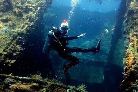 Amed’s Underwater Symphony