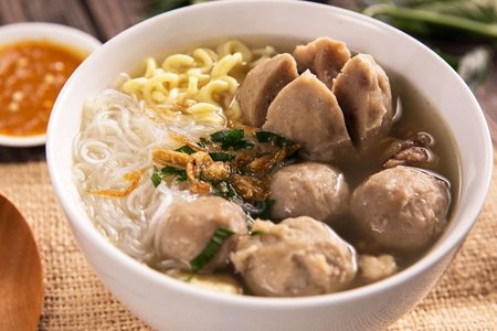 Bakso (meatball soup)