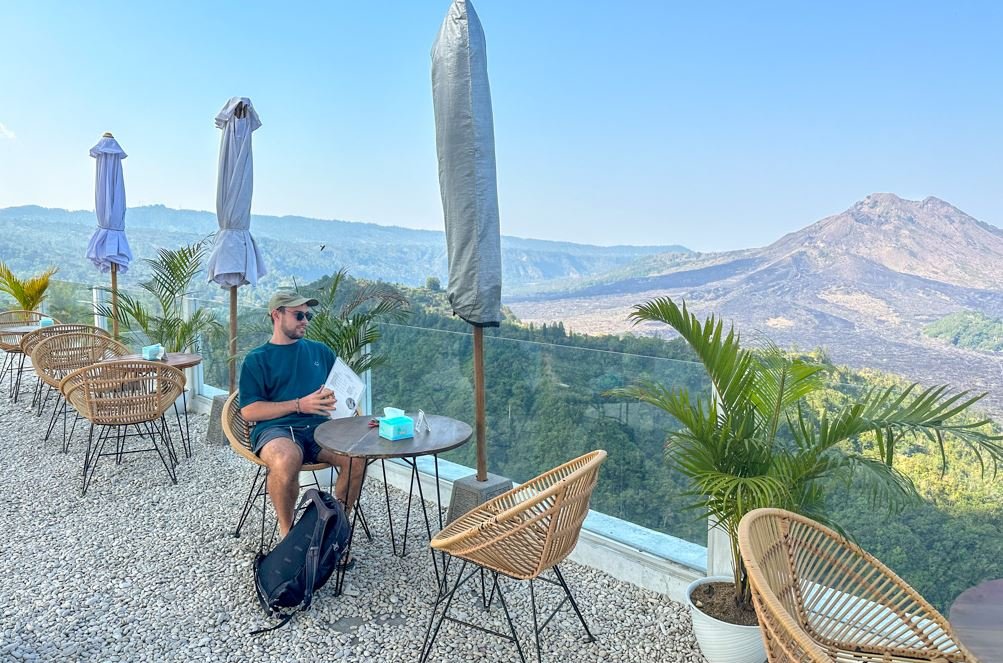 Bali’s Best Secret Cafés With Ocean Views