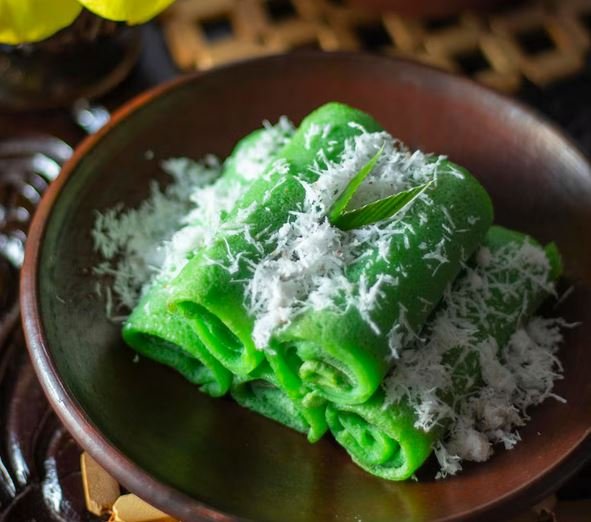 Dadar Gulung – The Green Pancake Roll