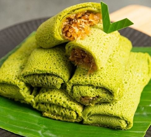 Dadar Kuning – Yellow Coconut Pancakes