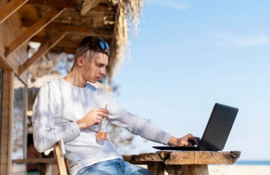 Digital Nomads and Expats