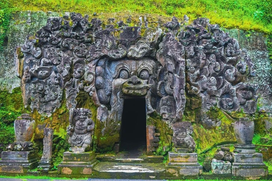 Exploring-Bali’s-Ancient-Rock-Temples