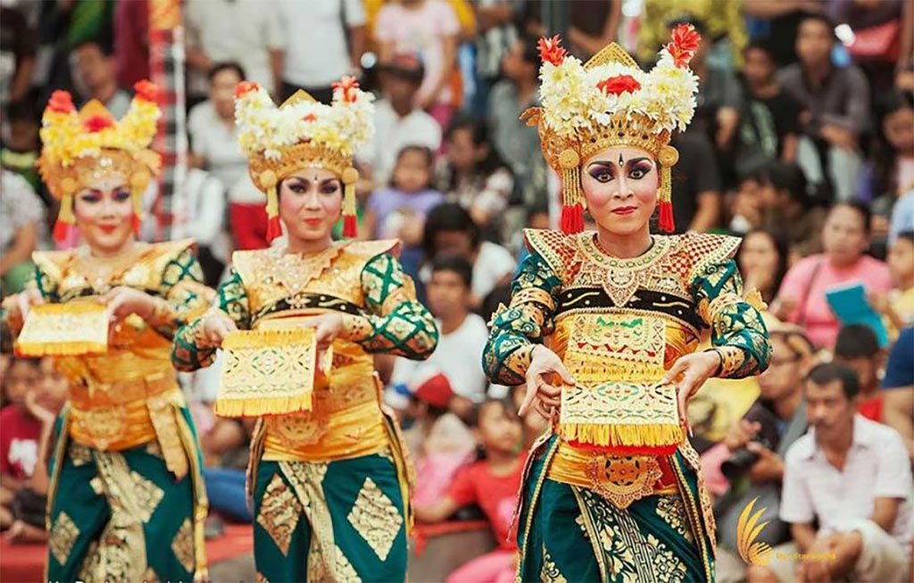 Legong-Dance