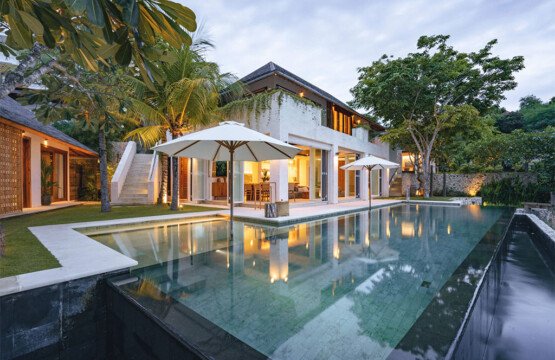 Luxury Villa in Bali Beach Front