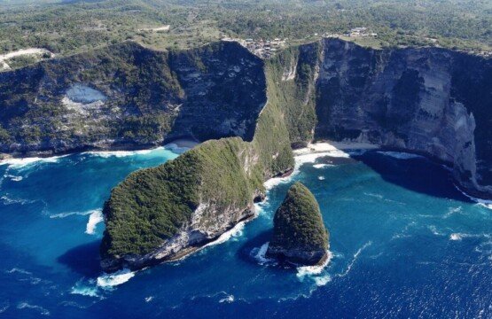 Nusa Penida’s Kelingking Beach: The T-Rex Cliff