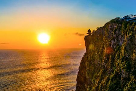 Uluwatu’s Cliff‑Top Sunset Temple