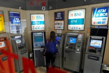 Using ATMs in Bali