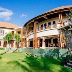 Villa Umah Daun