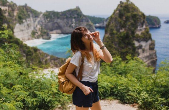 woman travel bali